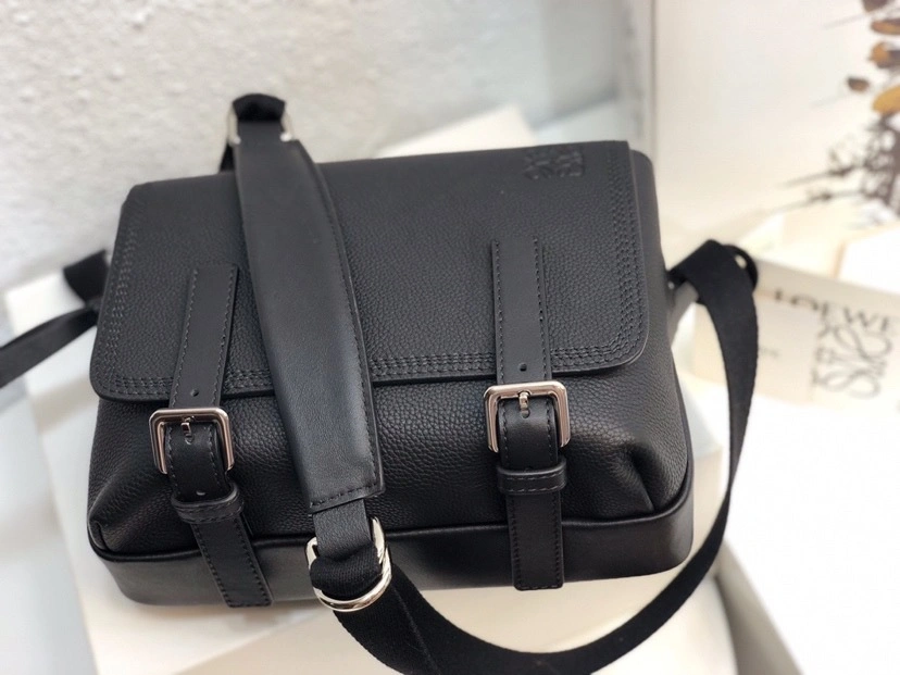 &MOMO- high quality version 317.12AA72-1100 military messenger XS calfskin item：B-B063I1808C